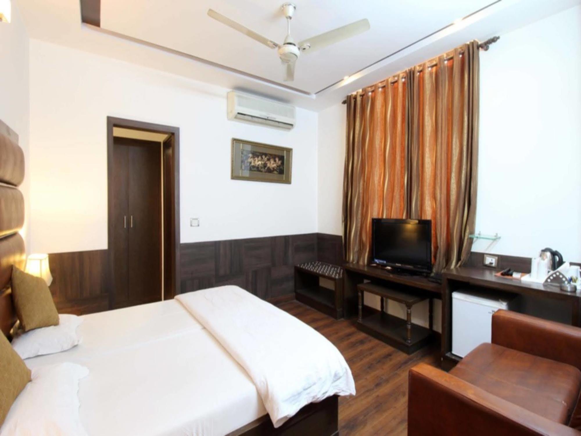 Hotel Citi International Delhi  Eksteriør bilde